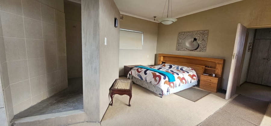 7 Bedroom Property for Sale in Middedorp Western Cape